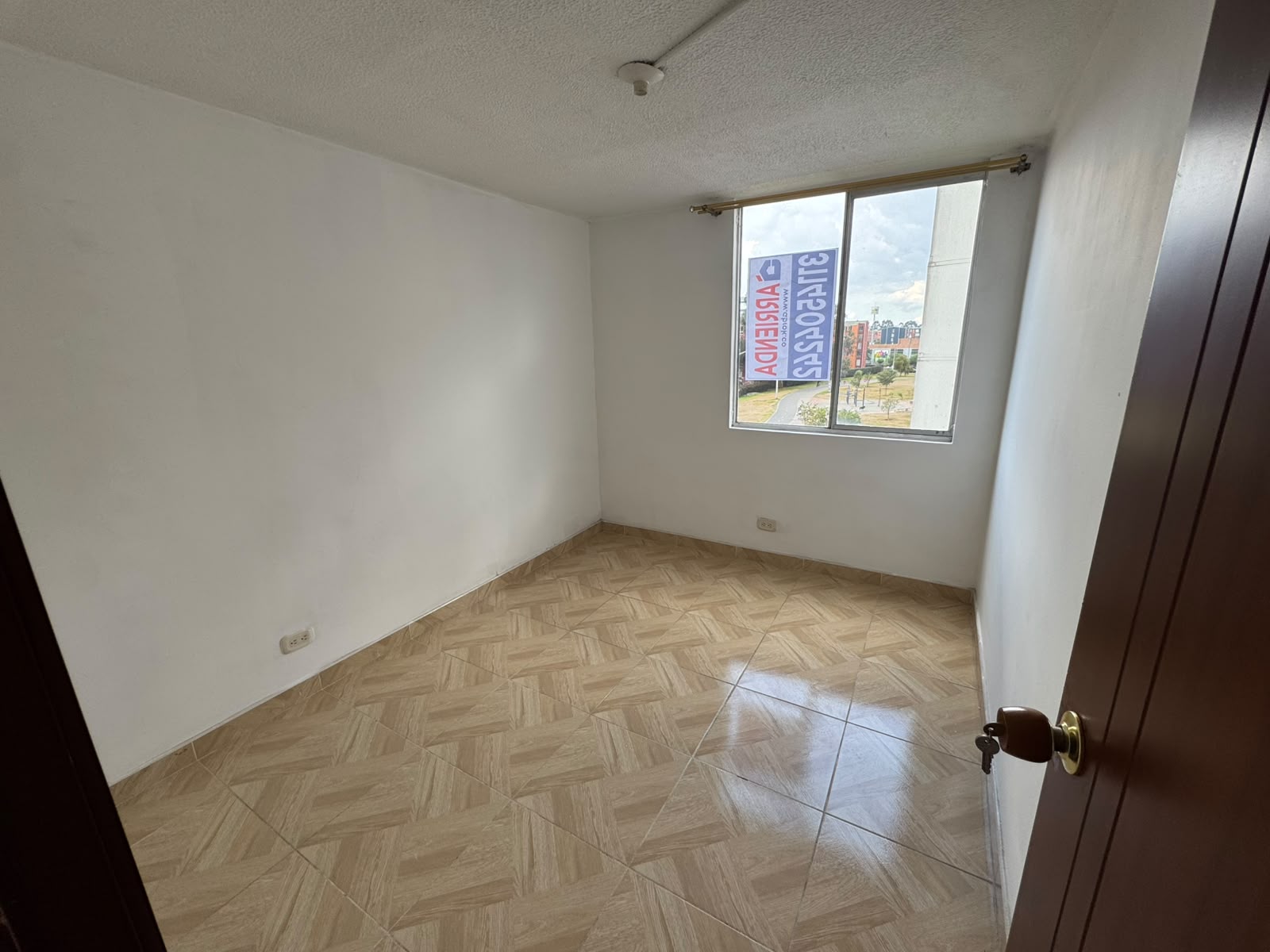 SE ARRIENDA APARTAMENTO EN  CONJUNTO AZAHAR CIUDAD VERDE