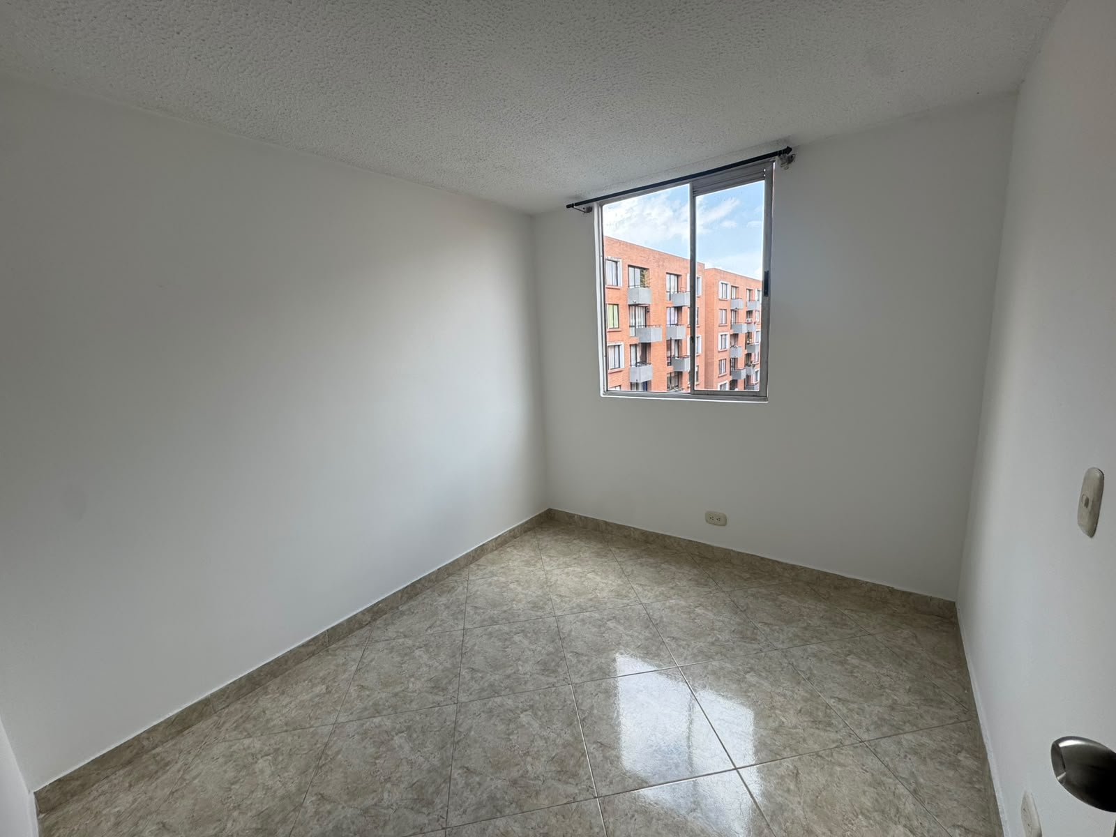 SE ARRIENDA APARTAMENTO CONJUNTO ABEDUL CIUDAD VERDE